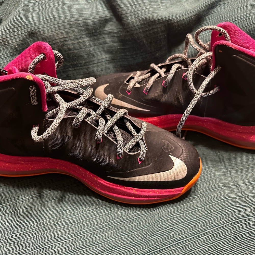 Nike Black and Pink Women's Sneakers